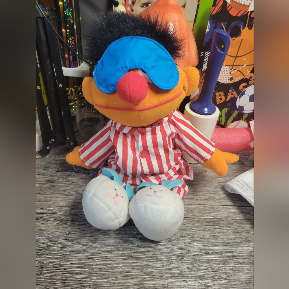 Tyco Sing & Snore‎ Ernie 1996 Plush Singing Toy Collectible Vintage